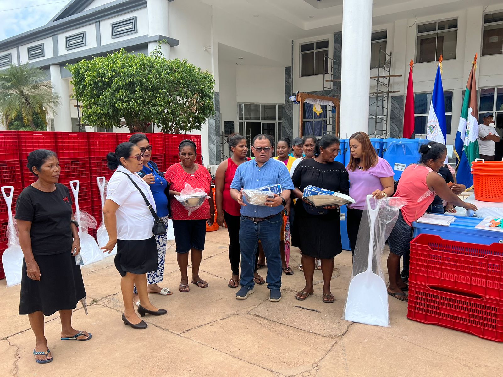 COMERCIALIZADORAS CARIBEÑAS DE MARISCOS RECIBEN BONO PRODUCTIVO (10)